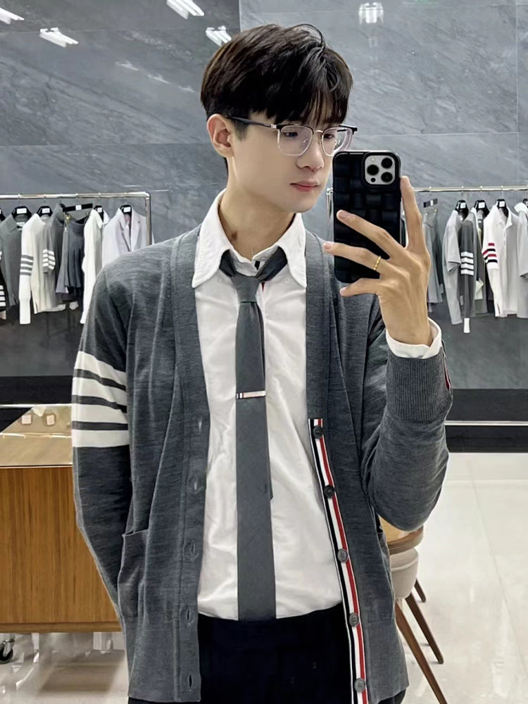 Unisex V-neck thin cardigan | Thom Browne