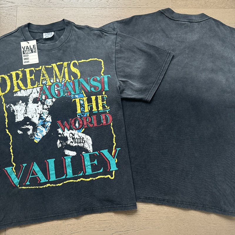 VALE USA Dreams Against the World Graphic T-Shirt