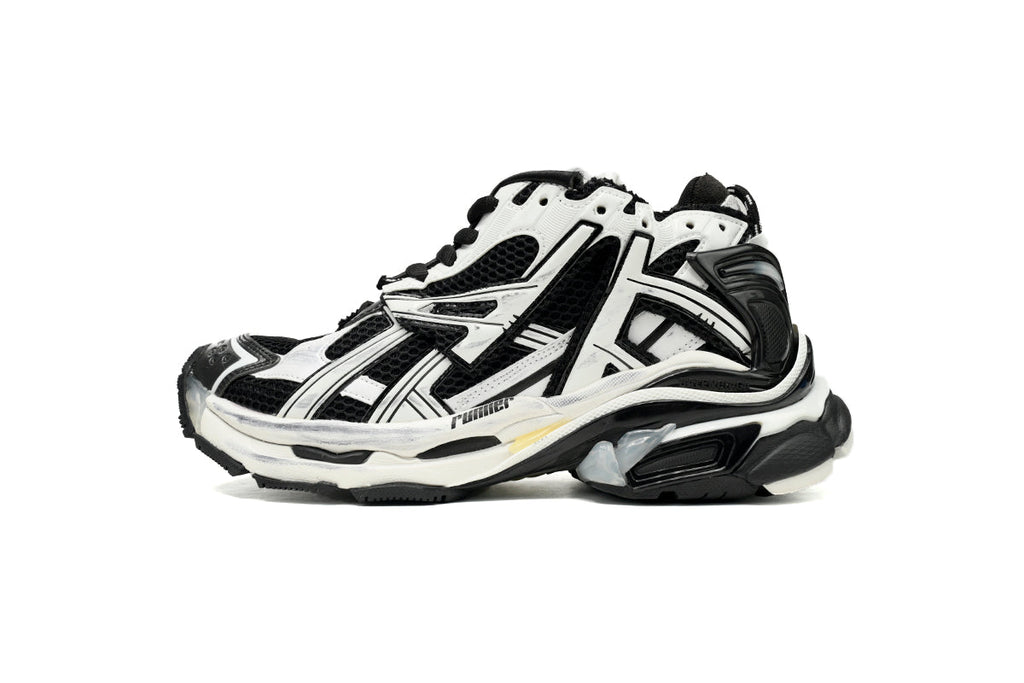 Balenciaga Runner Black White 677403 W3RB2 9010