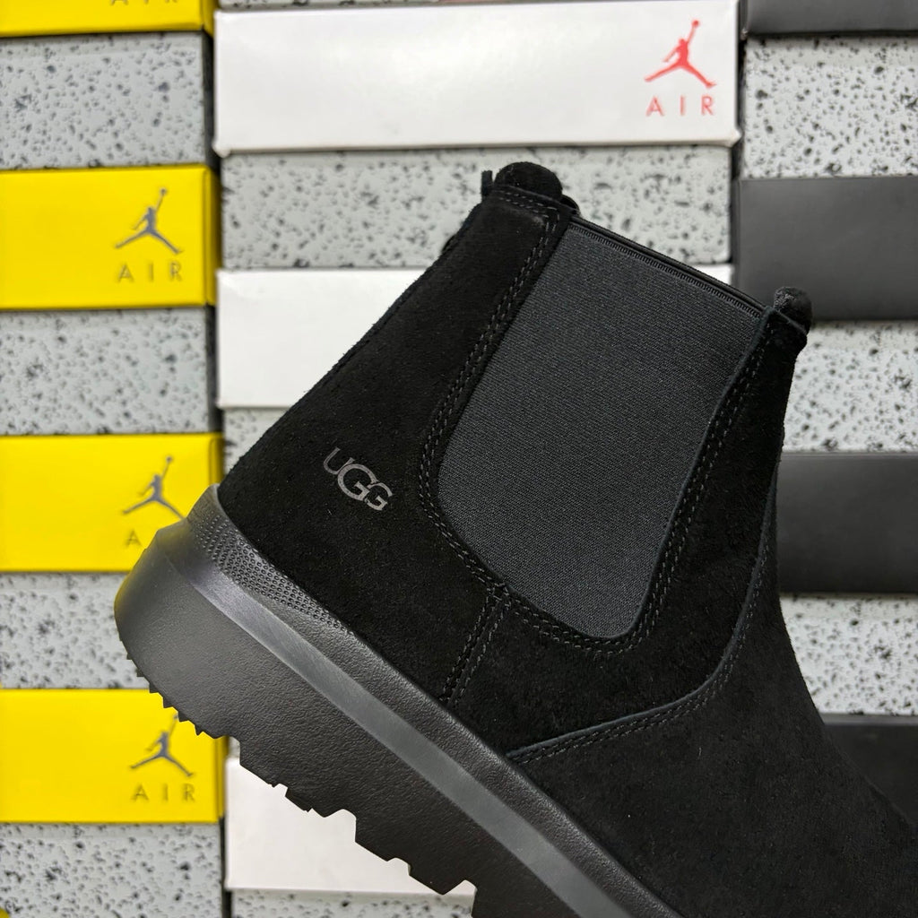 UGG Chelsea Boot – Suede Pull-On Ankle Boot with Black UGGplush Lining, Tonal Elastic Gusset & UGG Radial Outsole in Black