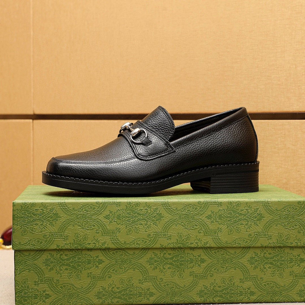 Gucci Black Textured Leather Loafers