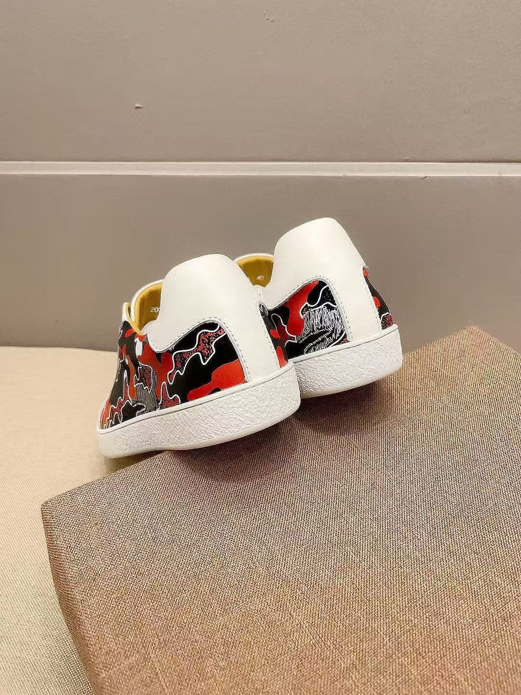 Gucci White Low-Top Sneakers with Black and Red Sides