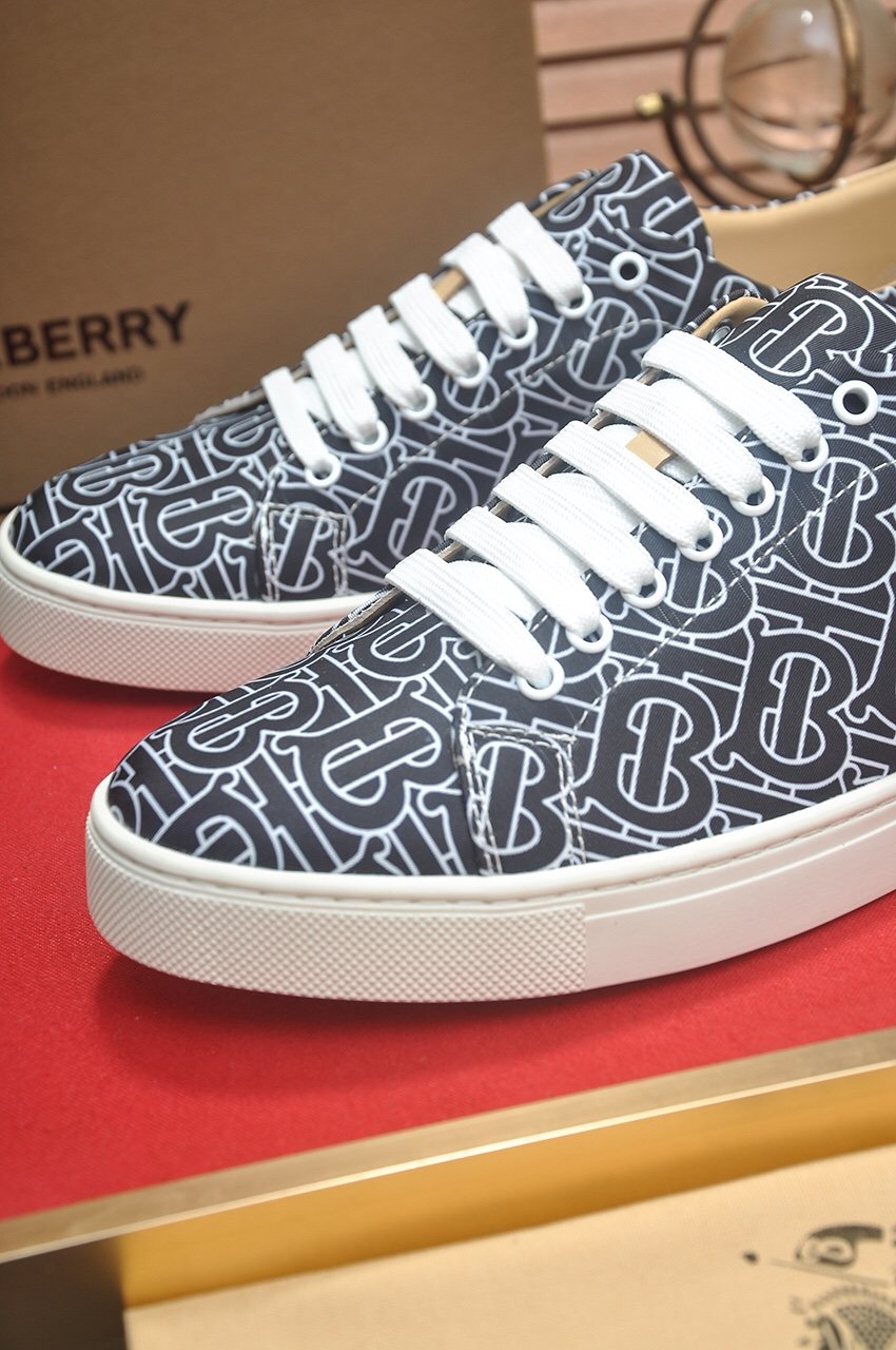 Burberry Black & Gray Patterned Low-Top Sneakers