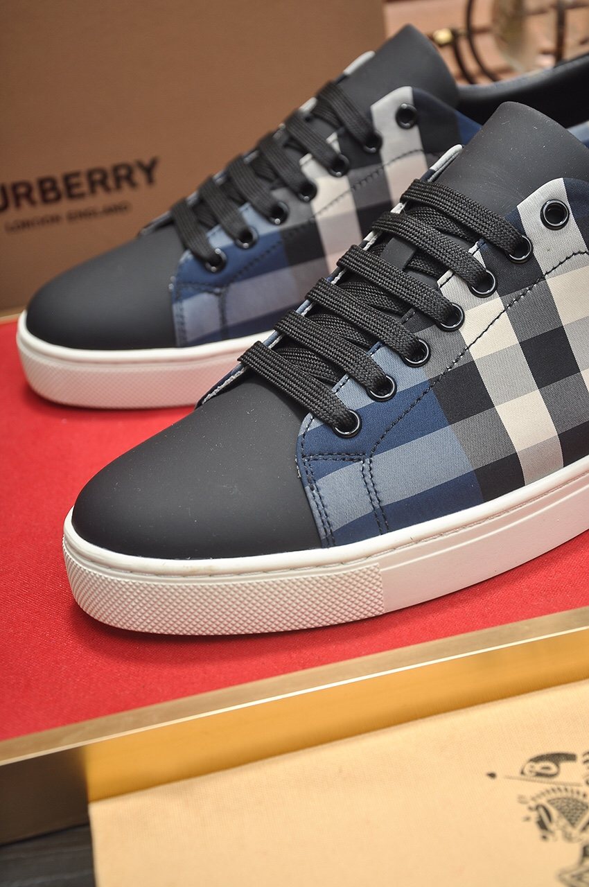 Burberry Check Panel Low-Top Sneakers - Check-Pattern Panel Details